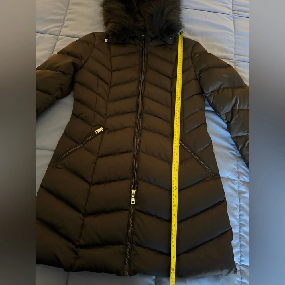 Tahari Black Down Puffer Coat with Removable Faux Fur Hood | Size M | Like New - Picture 12 of 16